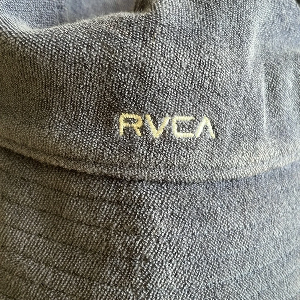 NWOT bucket hat / RVCA
